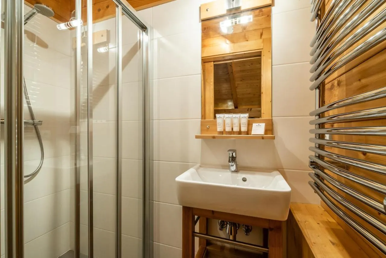 Chalet Doux Abri Morzine - By Emerald Stay